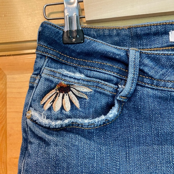 Zara jeans with floral embroidery - Picture 4 of 7